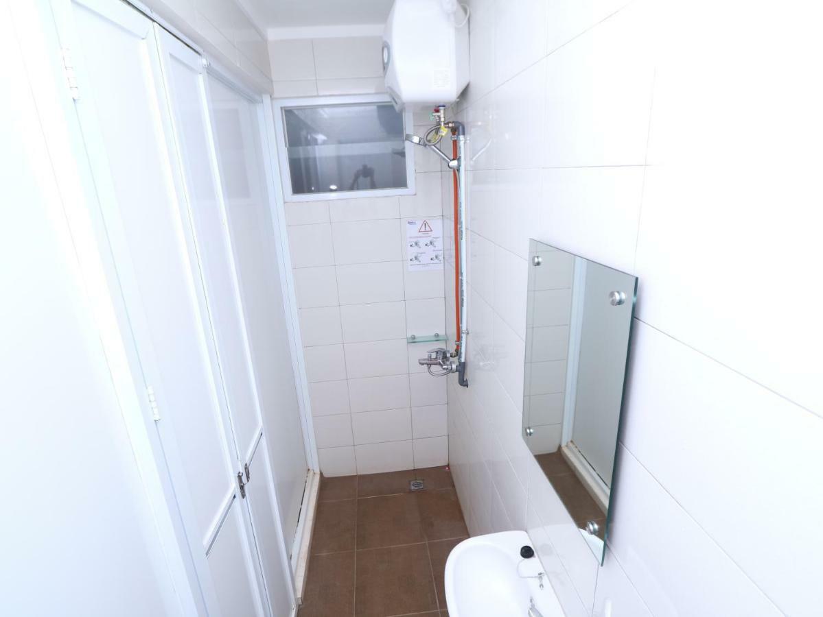 Kamar Keluarga Tanah Abang Otel Cakarta Dış mekan fotoğraf